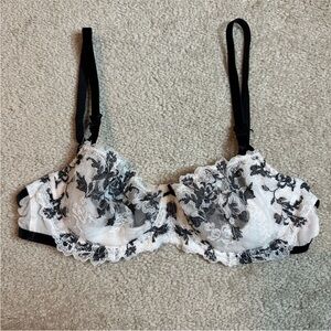 Victoria’s Secret | Dream Angels Unlined Lace Bra